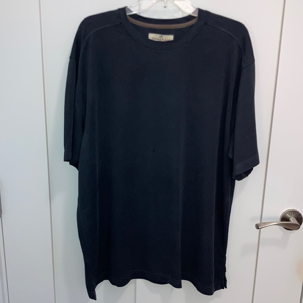 Men’s Tommy Bahama black top.
